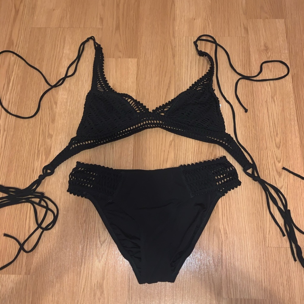 Robin Piccone bikini